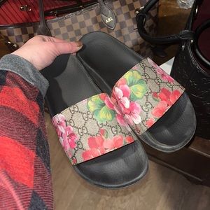 Gucci Bloom slides
